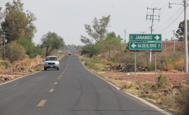 Rehabilitados más de 40 km del camino Puruándiro-Pastor Ortiz: SCOP