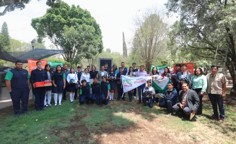 Estudiantes del Cecytem participan en mundial de robótica en EUA