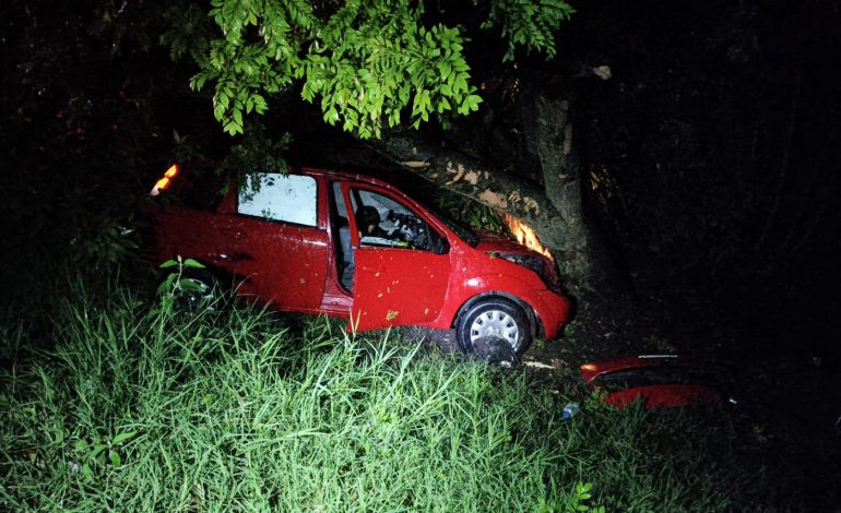 Aparatoso Accidente en la Zitácuaro-Huetamo Deja un Hombre Herido.