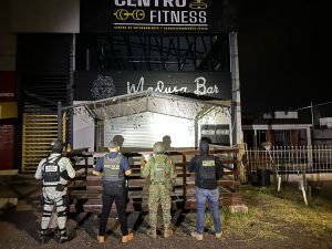 Cumplimenta FGE orden de cateo en bar del municipio de  Morelia, y decomisa 400 dosis de narcótico