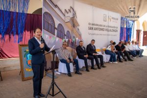Jeovana Alcántar, encabezó el acto y desfile conmemorativo del CII Aniversario de la elevación a Tenencia de San Antonio Villalongín.