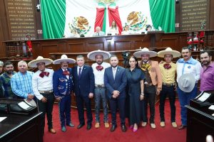 Impulsa Reyes Galindo iniciativa para considerar  Patrimonio Cultural de Michoacán a la charrería y a las cabalgatas