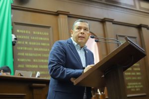 Barragán presenta iniciativa para garantizar seguros de vida dignos a policías de Michoacán