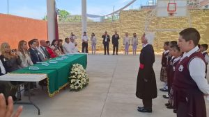 Toño Ixtláhuac encabeza el aniversario 272 del natalicio de Don Miguel Hidalgo en la escuela que lleva el nombre del padre de la patria.