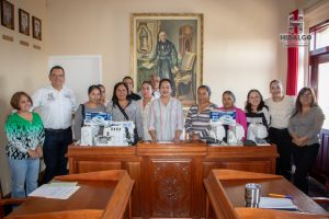 ​Jeovana Alcántar, entregó en comodato maquinaria y herramientas a mujeres emprendedoras de la Localidad de San Bartolo