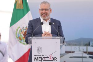 El 99.9 % de los docentes michoacanos recibe pago con tarjeta: Bedolla