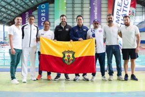 Abandera Yankel Benítez a la Selección de natación convencional y discapacidad del IMCUFIDE