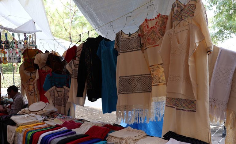 Adquiere artesanías de Aranza en el Festival Michoacán de Origen
