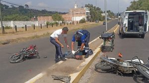Dos Personas Lesionadas en Choque de Motocicletas en Cd. Hidalgo