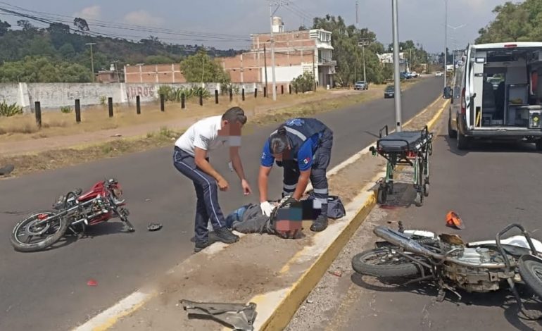 Dos Personas Lesionadas en Choque de Motocicletas en Cd. Hidalgo