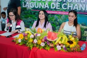 Presenta Gladyz Butanda proyecto para el Parque Ecoturístico Laguna de Chandio