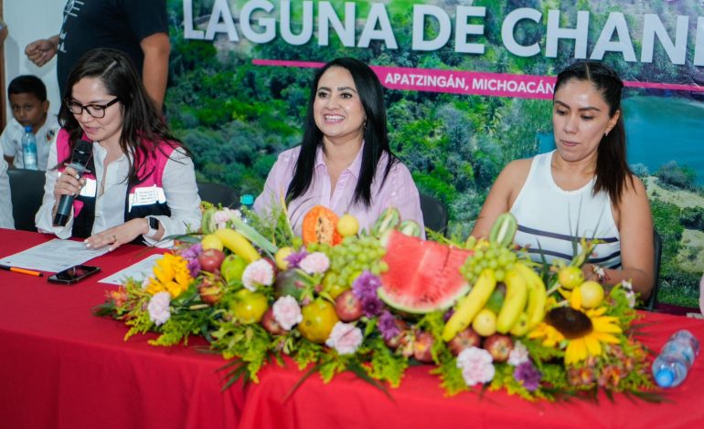 Presenta Gladyz Butanda proyecto para el Parque Ecoturístico Laguna de Chandio