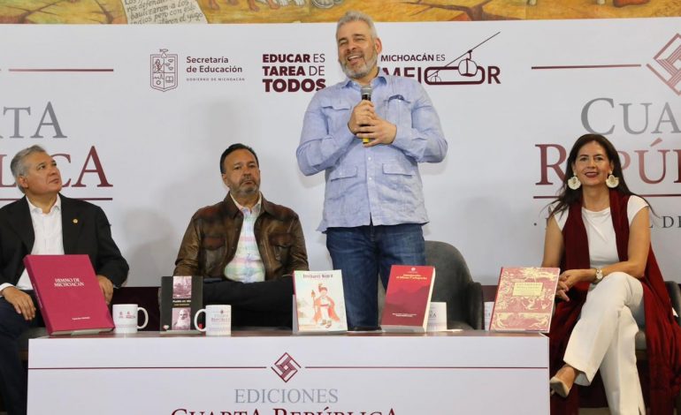 Presenta Bedolla la editorial de Michoacán Cuarta República