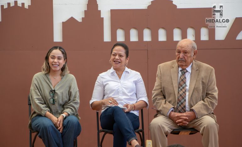 Jeovana Alcántar, inauguró el Cuarto Concurso Regional de Oratoria, en el marco del XI Aniversario del Museo de Historia y Cultura Popular Tlaximaloyan.