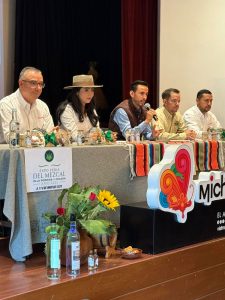 Ario de Rosales anuncia su tercera edición de la Feria del Mezcal