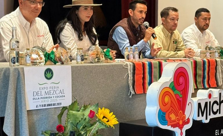 Ario de Rosales anuncia su tercera edición de la Feria del Mezcal