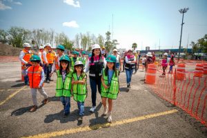 Supervisa Gladyz Butanda estación 1 del teleférico de Morelia con mini arquitectos e ingenieros