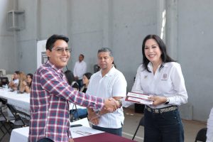 Más de 500 estudiantes de prepa abierta recibirán beca “Benito Juárez”