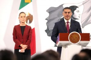 PRESIDENTA CLAUDIA SHEINBAUM: GRACIAS AL TRABAJO PERMANENTE, COTIDIANO Y COORDINADO DEL GABINETE DE SEGURIDAD SE HAN INCAUTADO 10 MIL 962 ARMAS, 157 TONELADAS DE DROGA, DESTRUIDO 915 LABORATORIOS Y DETENIDO A 21 MIL 411 PERSONAS