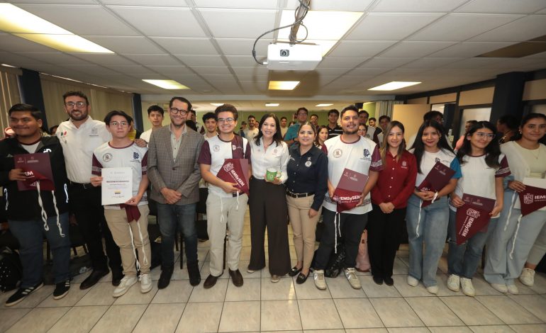 Entrega Iemsysem becas a estudiantes de institutos tecnológicos de Morelia