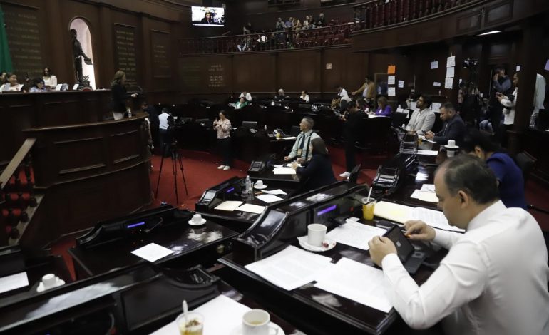 Tipifica 76 Legislatura la apología del delito salvaguardando la libertad de expresión y prensa