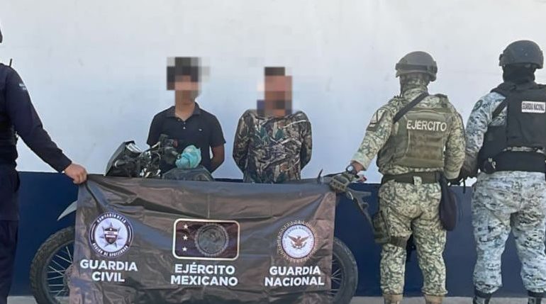 SSP detiene a dos hombres con fusiles en Múgica