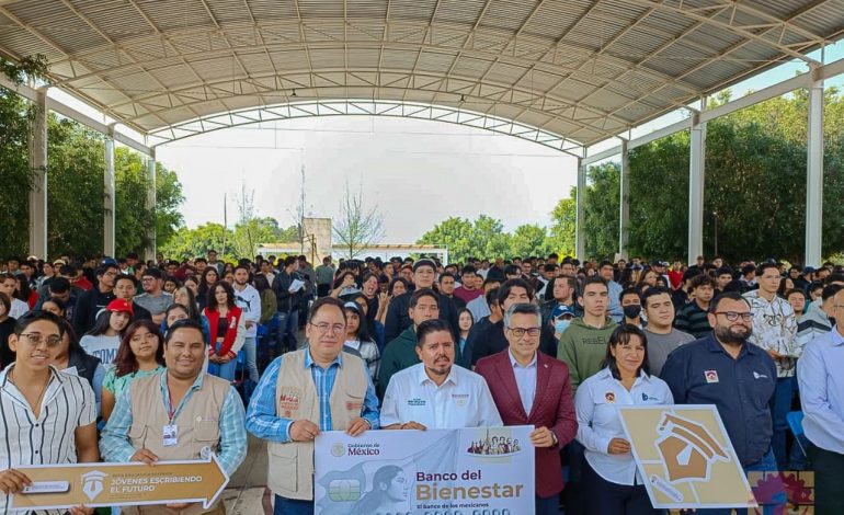 Entrega de Tarjetas de Becas «Jóvenes Escribiendo el Futuro» en el ITSCH