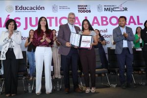 Gobierno de Bedolla le cumple a maestras y maestros michoacanos