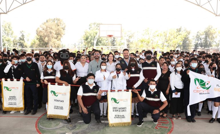 Entrega Iemsysem equipo de cómputo a Cecyte Hundacareo