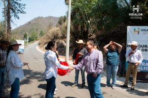 ​Jeovana Alcántar, inauguró la Segunda Etapa de la pavimentación asfáltica del camino de acceso a la localidad de Caleras.