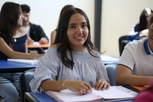 ¿Eres estudiante de bachillerato? Participa en la encuesta nacional para mejorar tu escuela