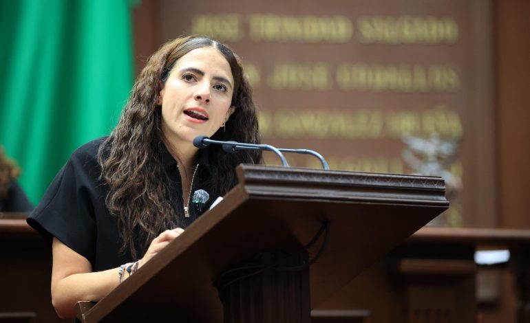 Por una niñez fuerte y feliz: Giulianna Bugarini propone reforzar la salud mental en las escuelas