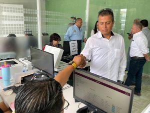 Gobierno estatal agiliza trámites para concesionarios de transporte público con módulo itinerante