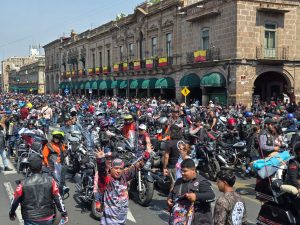 Éxito Rotundo de la XXII Caravana Motociclista Don Mundo: Rugiendo por el País de la Monarca.