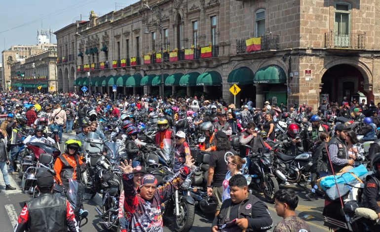 Éxito Rotundo de la XXII Caravana Motociclista Don Mundo: Rugiendo por el País de la Monarca.