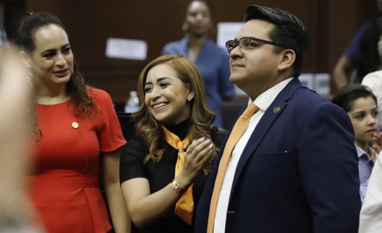 Toño Carreño rinde protesta como diputado de la LXXVI Legislatura
