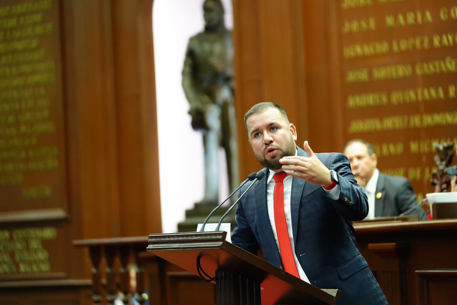 Proponce Reyes Galindo «Muerte cívica» a funcionarios corruptos en Michoacán.
