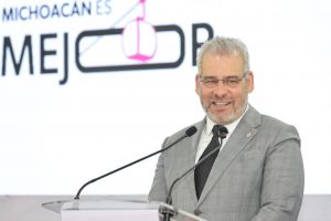 Hay personal suficiente para atender contingencias por lluvias: Bedolla