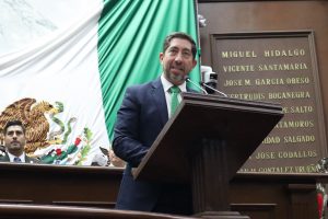 Impulsa Abraham Espinoza iniciativa para el reconocimiento y la inclusión de personas con discapacidad visual en Michoacán