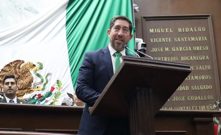 Impulsa Abraham Espinoza iniciativa para el reconocimiento y la inclusión de personas con discapacidad visual en Michoacán