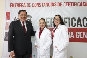 Más médicas y médicos se certifican en Michoacán