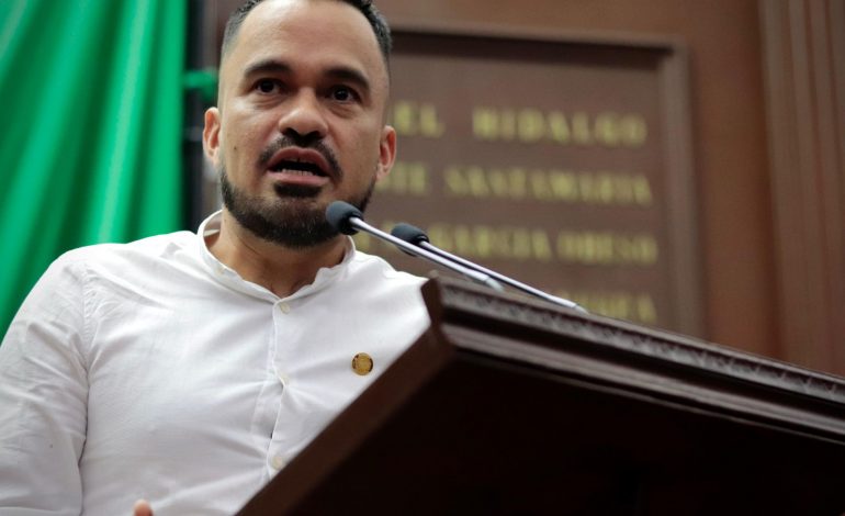 Exhorta Hugo Rangel garantizar acceso universal al agua potable en escuelas