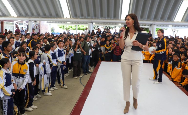 Escuelas suman a padres y madres de familia a la prevención de adicciones