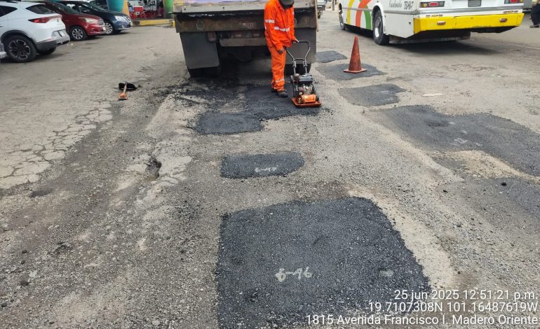 Gobierno de Morelia responde con acciones inmediatas de bacheo; interviene salida a Charo