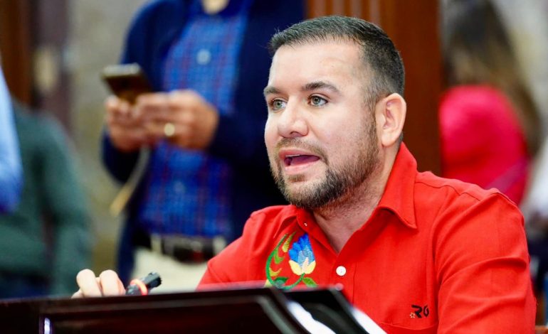 Llama Reyes Galindo a autoridades estatales y federales a que atiendan demanda de familias de San Pedro Barajas ante tragedia en la Siglo XXI