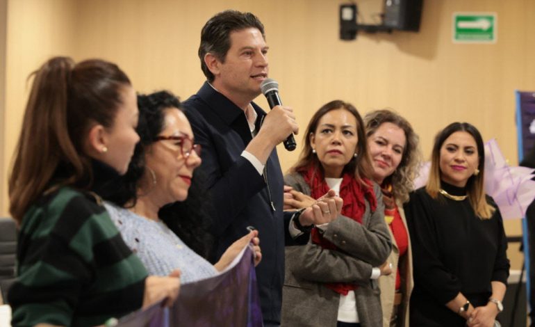 Gobierno de Alfonso Martínez presentó charla de Olimpia Coral contra violencia digital