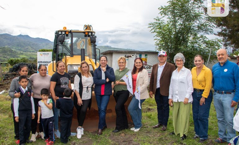 Jeovana Alcántar, inauguró la construcción de la línea de conducción de agua potable al tanque de almacenamiento de Las Grutas
