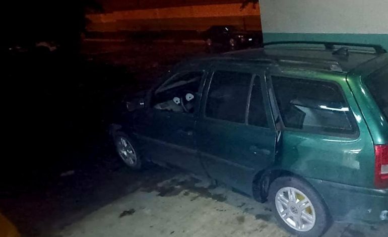 Un adolescente perdió la vida a bordo de un automóvil, luego de ser atacado a balazos