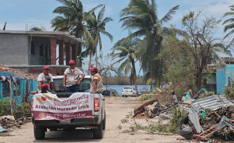 Inicia el Censo de Bienestar en los municipios afectados por el huracán Erick en Oaxaca y Guerrero