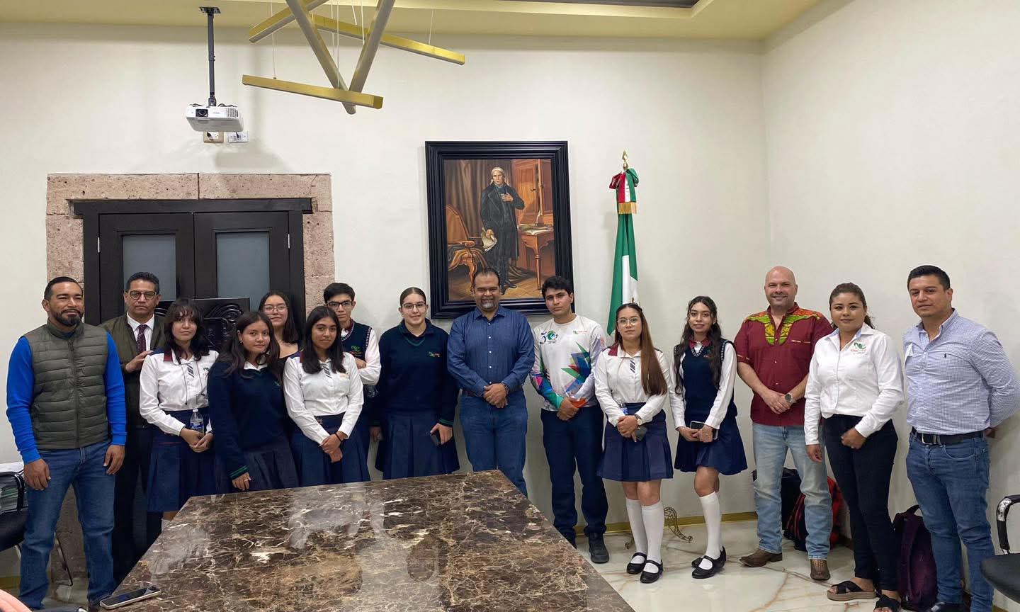 Alumnos del Cecytem llevan su talento científico a eventos internacionales